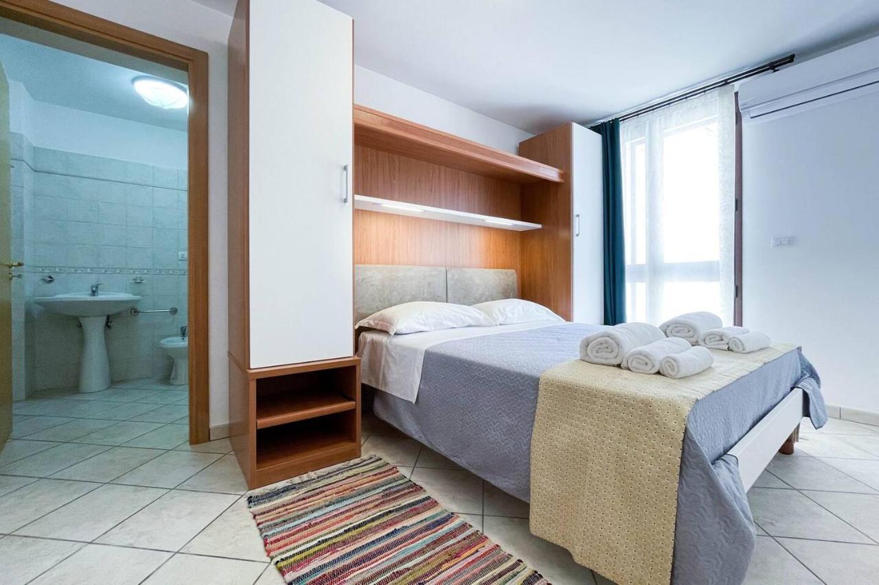 Relax E Spazio A Due Passi Dal Mare มารีนา ดี มันกาแวร์ซา ภายนอก รูปภาพ